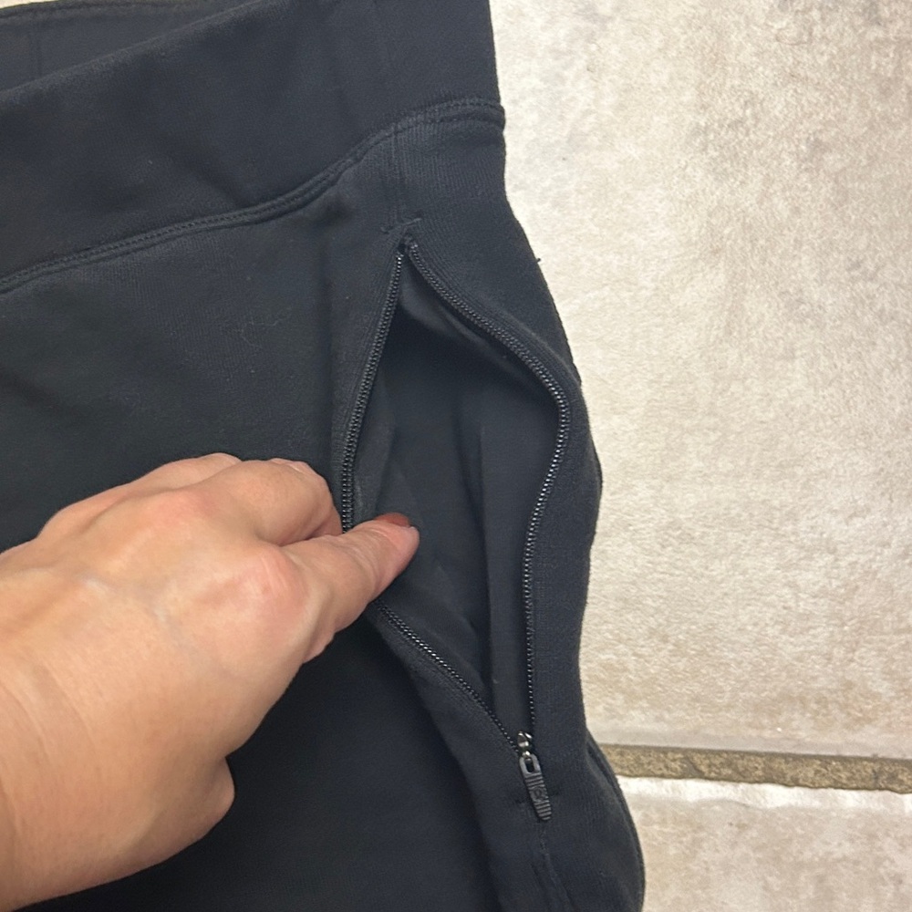 Lululemon Joggers - Picture 4 of 6